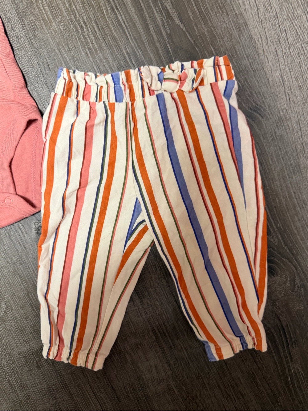 Carter's Pink Ruffle Sleeve Top with Multi-Stripe Shorts - Picture 3 of 7